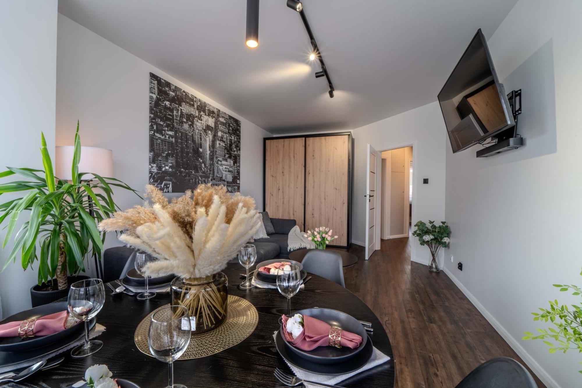 New Large Modern Apartment - City Center - 60M2 - Lift - Parking Βρότσλαβ Εξωτερικό φωτογραφία