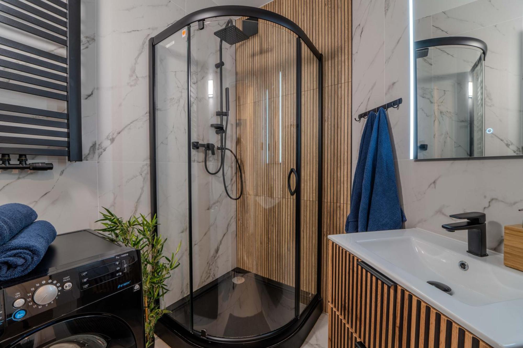 New Large Modern Apartment - City Center - 60M2 - Lift - Parking Βρότσλαβ Εξωτερικό φωτογραφία